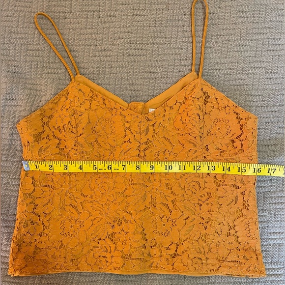 ✨3 for $25✨ Twik Cropped Lace Cami - Picture 8 of 8